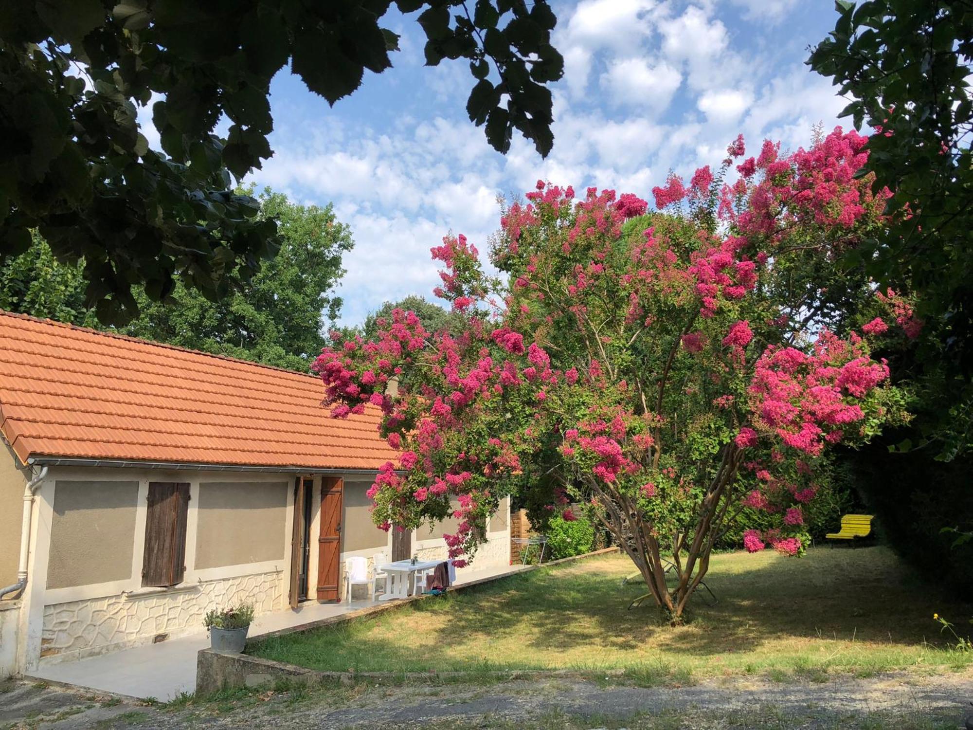 Au Lilas Rose Maison Entre Campagne Et Village Belvès Exterior foto